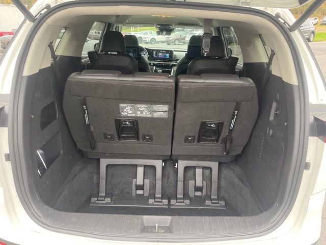 Used 2024 Kia Carnival EX image 36