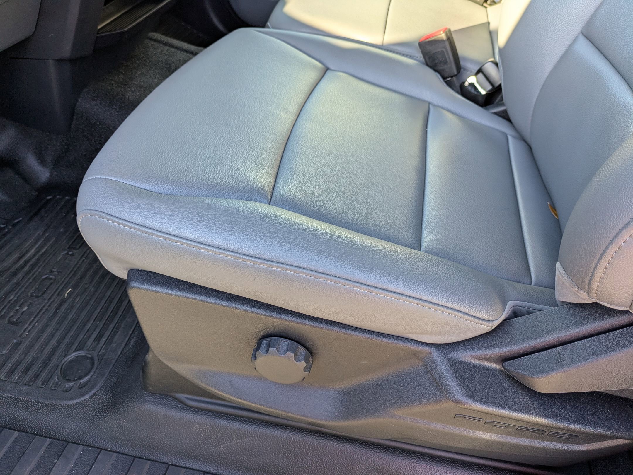 Certified 2025 Ford F250 XLT w/ F-250 >10K GVWR Package image 14