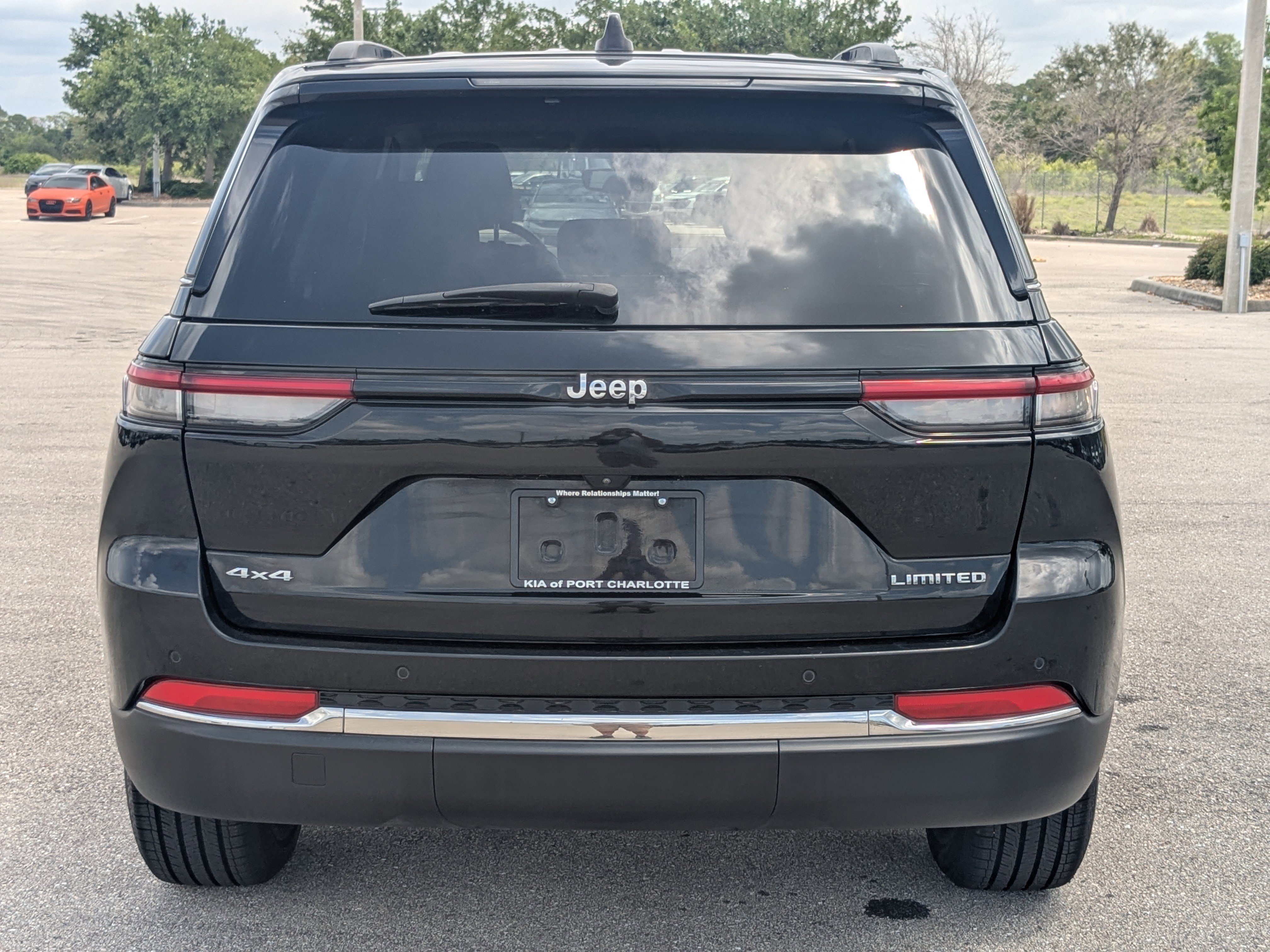 Used 2023 Jeep Grand Cherokee Limited image 6