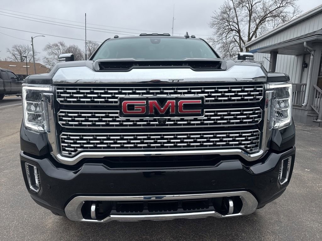 Used 2023 GMC Sierra 3500 Denali w/ Denali Black Diamond Edition AWD/4WD image 2