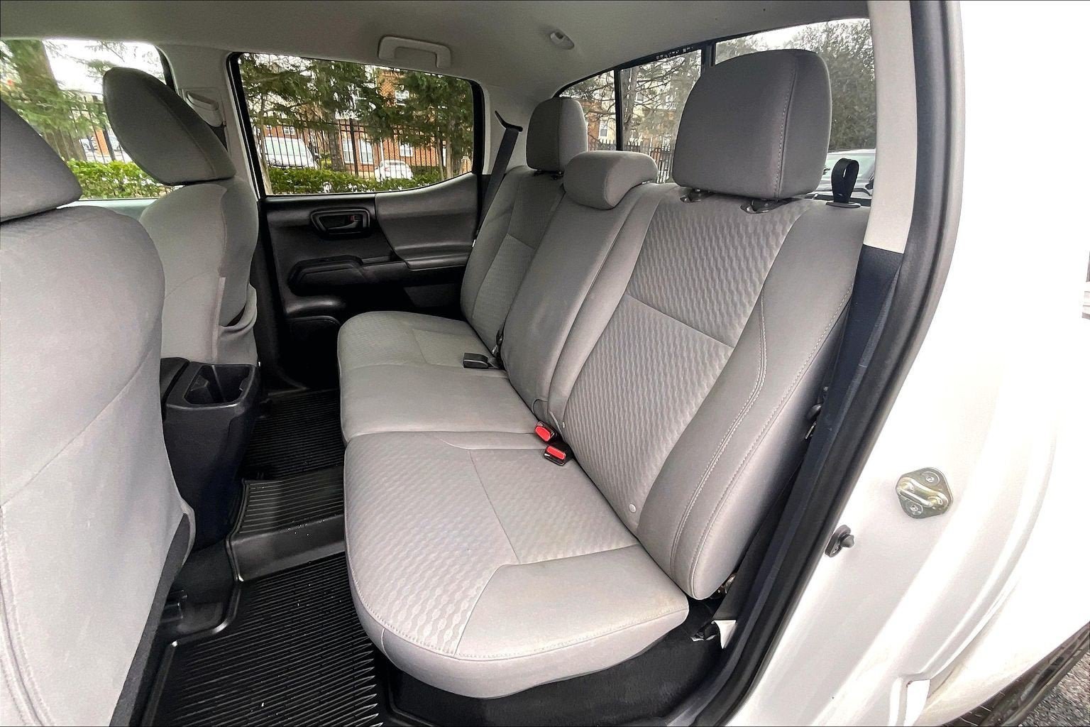 Used 2020 Toyota Tacoma SR AWD/4WD image 23