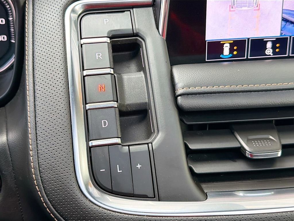 Used 2021 GMC Yukon AT4 w/ Technology Package image 34