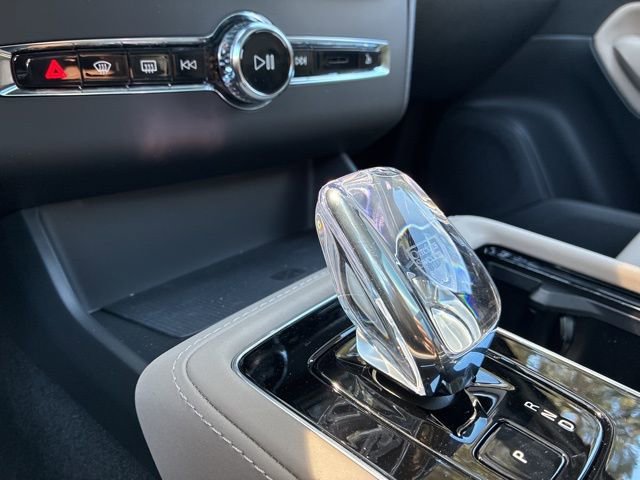 New 2026 Volvo XC90 B6 Plus w/ Protection Package Premier AWD/4WD image 31