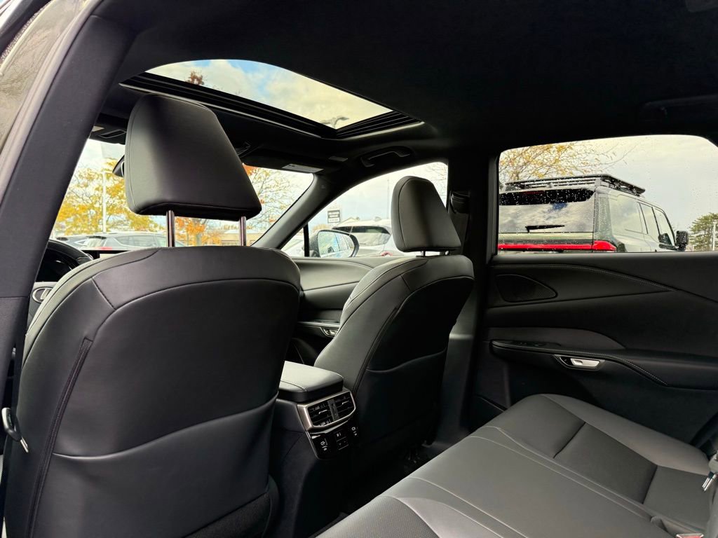 Used 2024 Lexus RX 350 Premium image 16