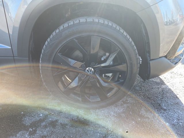 Used 2022 Volkswagen Taos SE image 5
