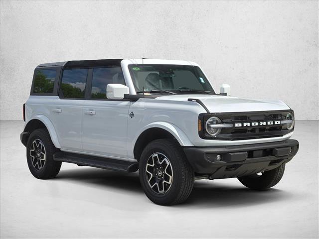 Used 2025 Ford Bronco Outer Banks image 3
