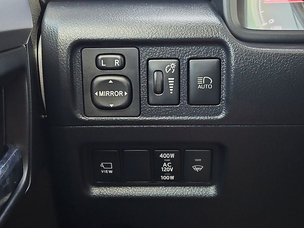 Used 2022 Toyota 4Runner Limited AWD/4WD image 23