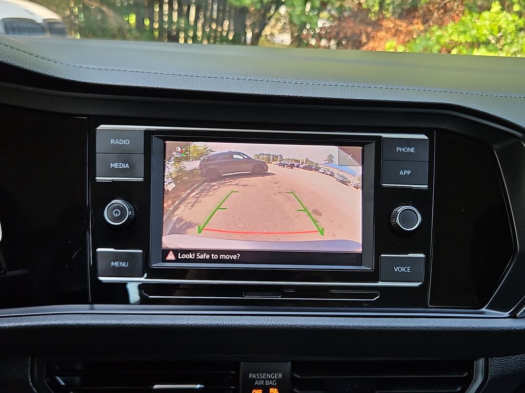 Used 2024 Volkswagen Jetta SE FWD image 16