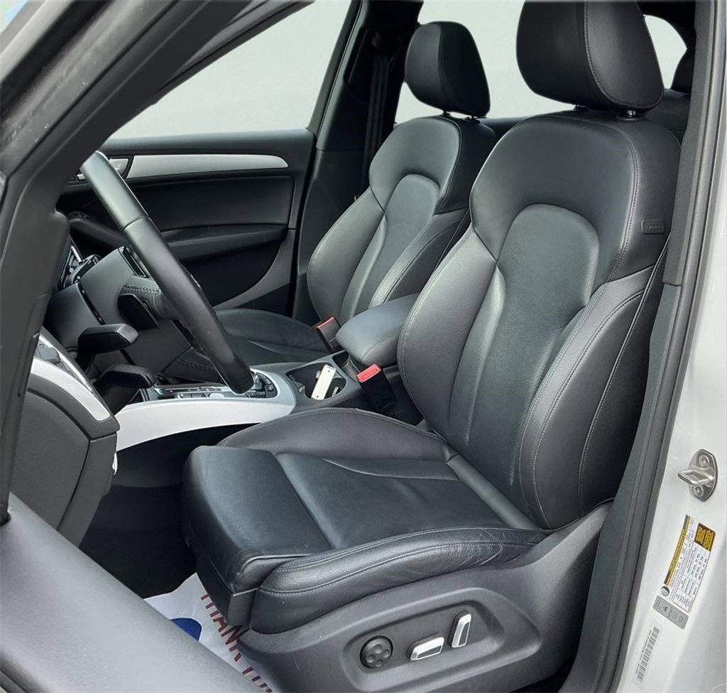 Used 2017 Audi Q5 2.0T Premium Plus w/ Technology Package image 23