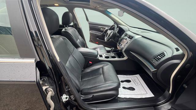 Used 2013 Nissan Altima 2.5 SL w/ Technology Pkg image 27