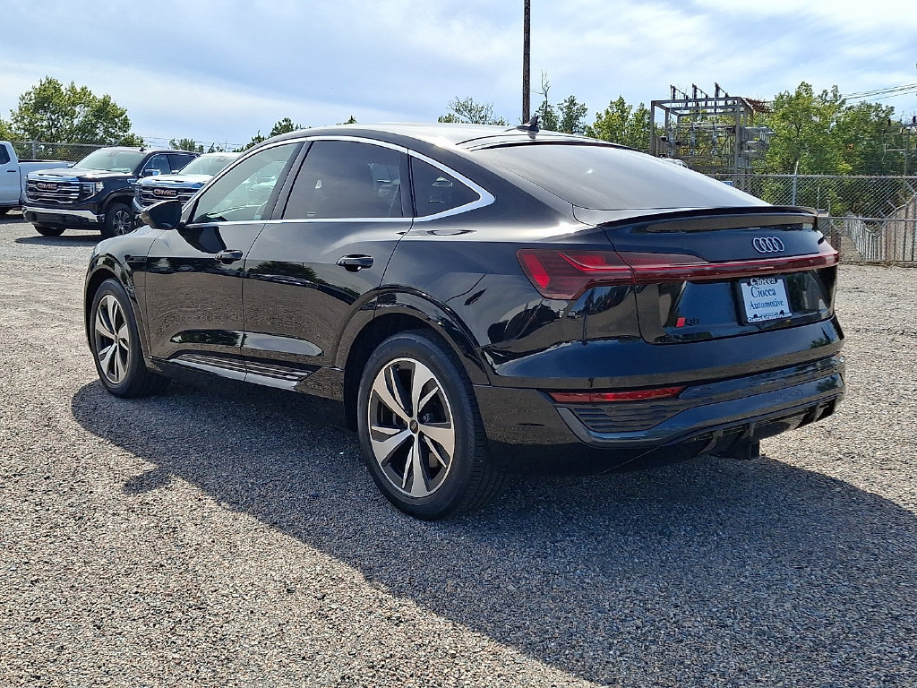 Used 2024 Audi Q8 e-tron Premium Plus AWD/4WD image 7