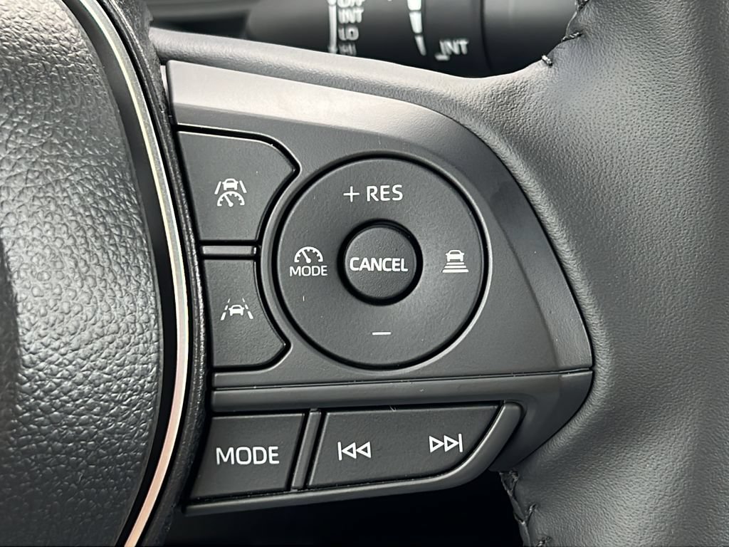 Used 2026 Toyota Corolla SE FWD image 19
