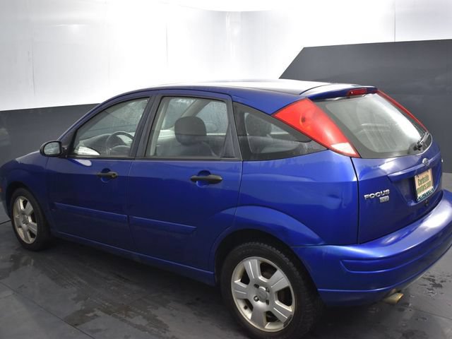 Used 2005 Ford Focus ZX5 Hatchback FWD image 5
