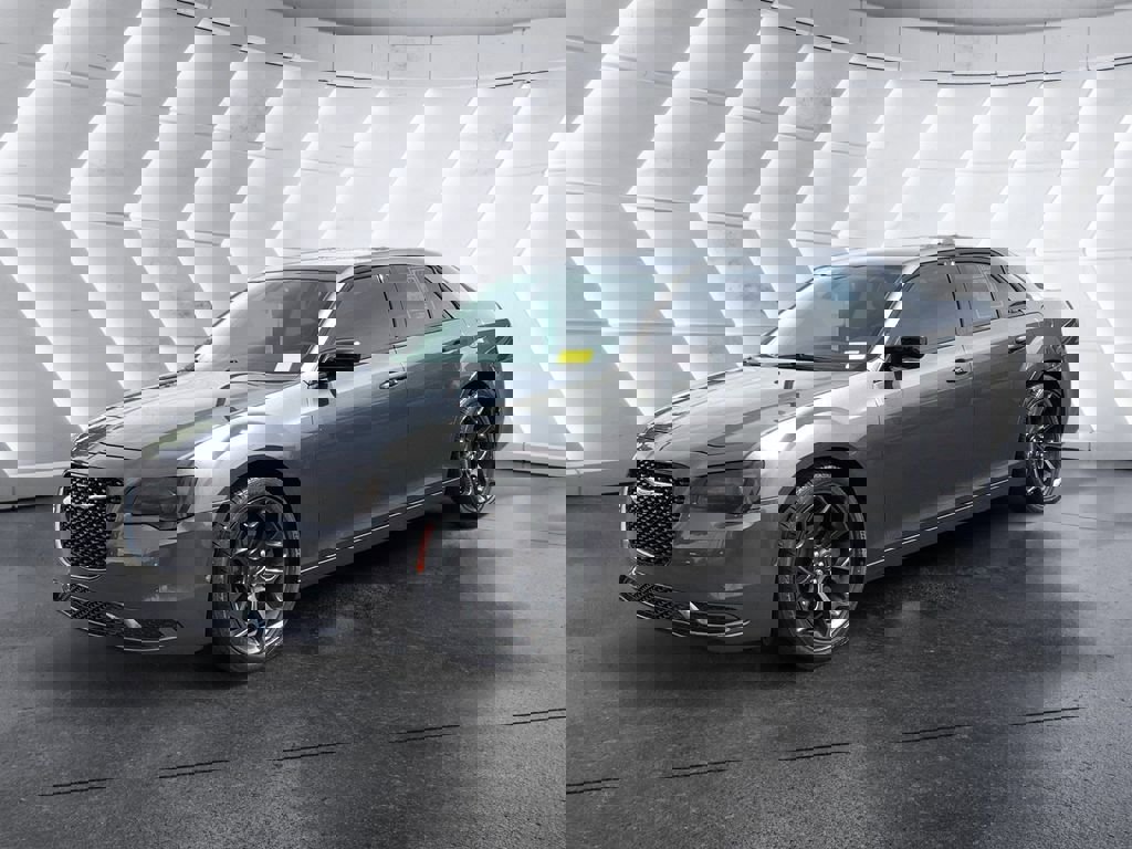 Used 2019 Chrysler 300 Touring w/ Sport Appearance Package image 3