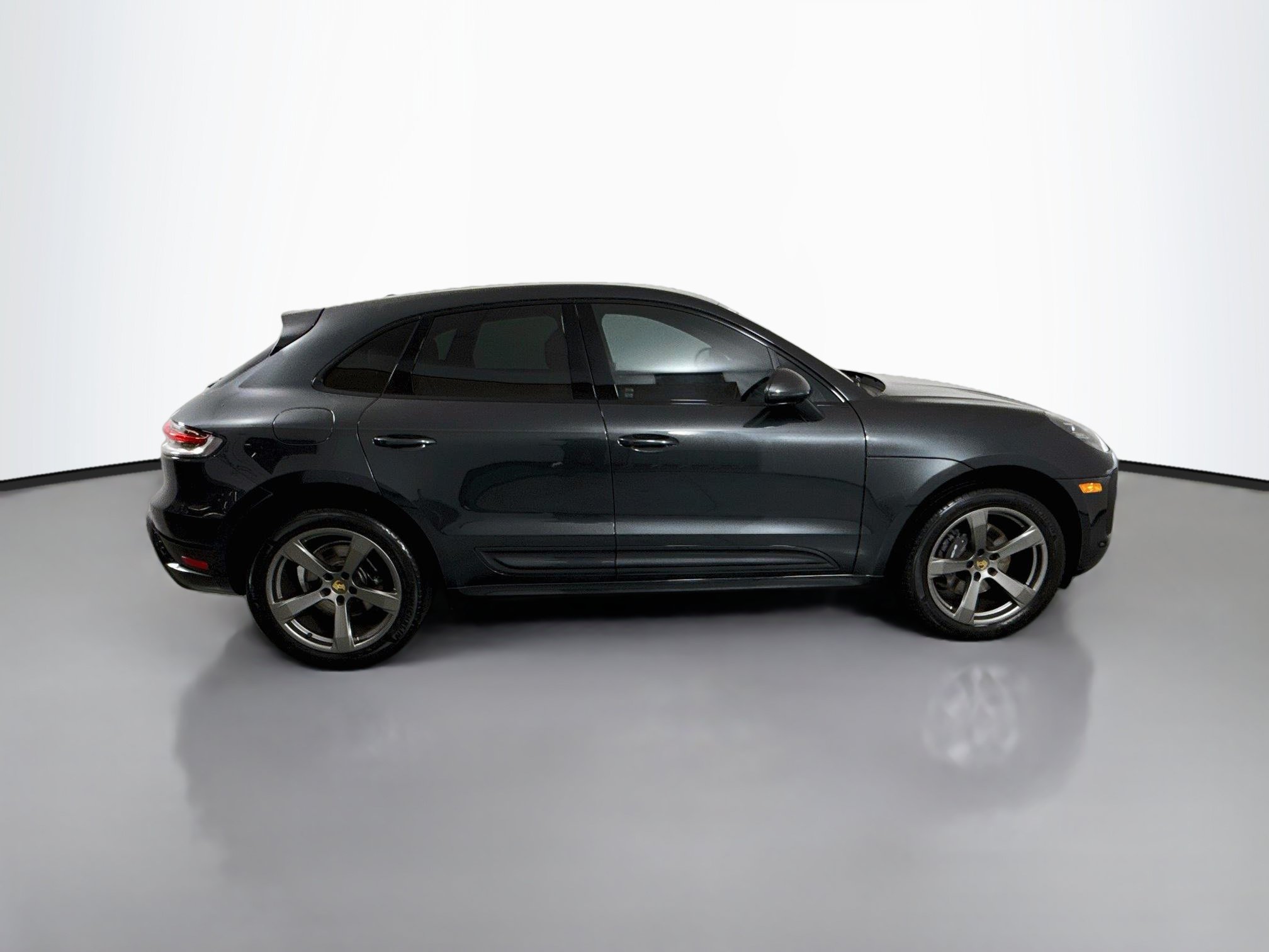 Used 2023 Porsche Macan AWD/4WD image 8