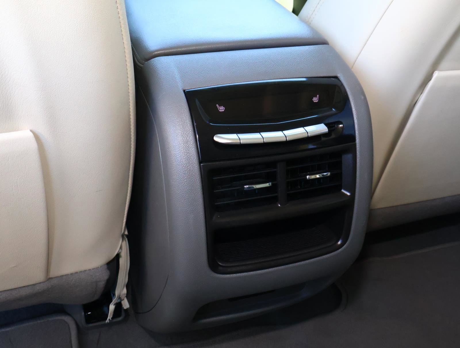 Certified 2022 Cadillac XT5 Premium Luxury w/ Technology Package image 18