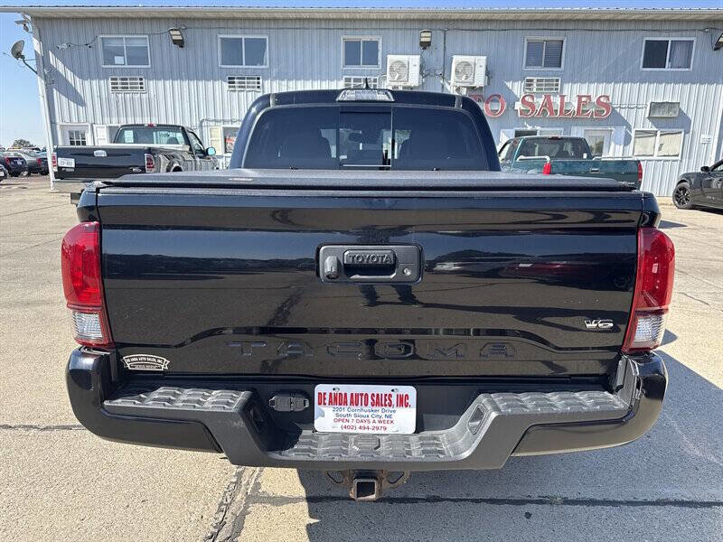 Used 2019 Toyota Tacoma TRD Sport image 6
