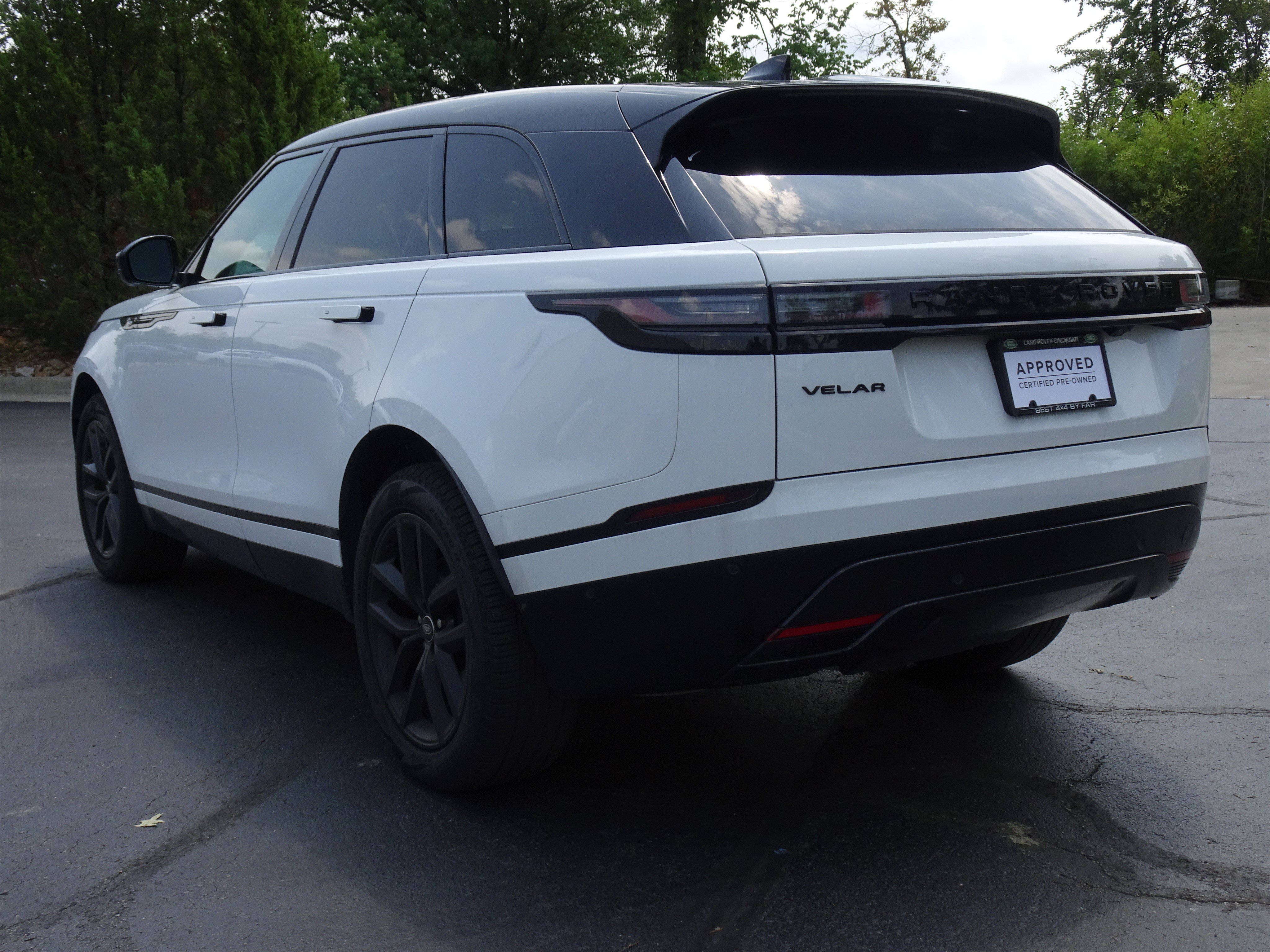Certified 2026 Land Rover Range Rover Velar Dynamic SE AWD/4WD image 7