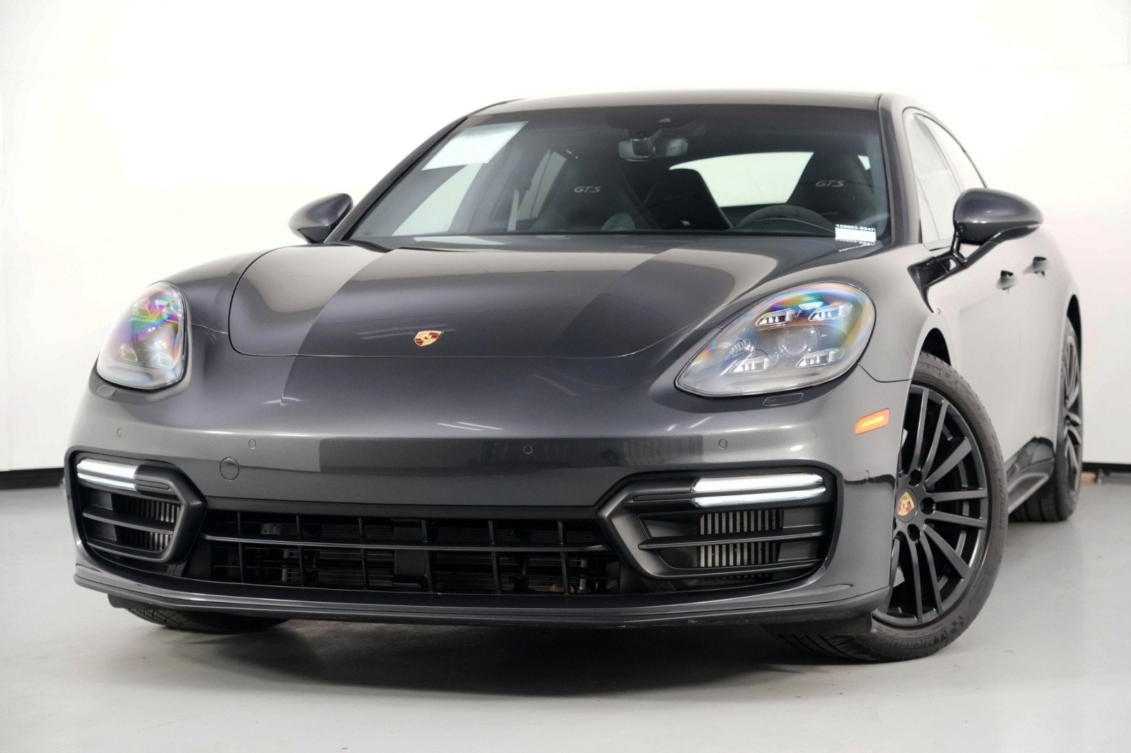 Used 2019 Porsche Panamera GTS image 3
