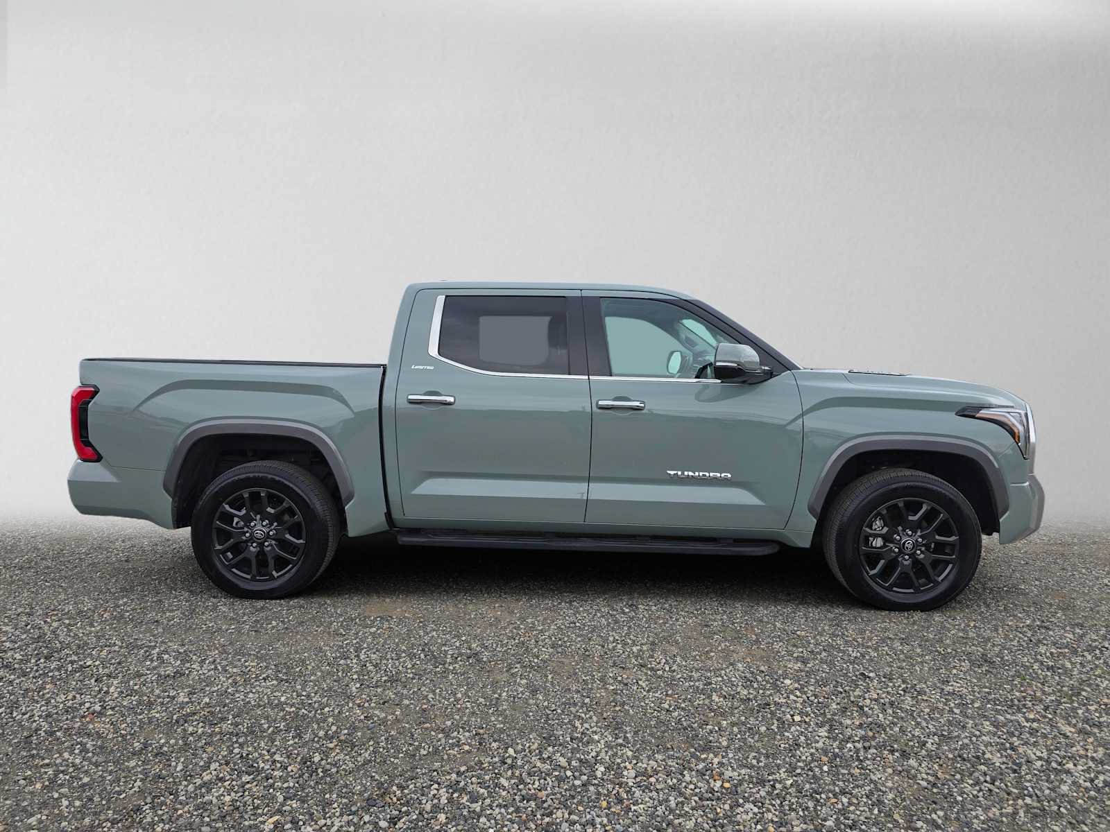 Used 2024 Toyota Tundra Limited AWD/4WD image 2