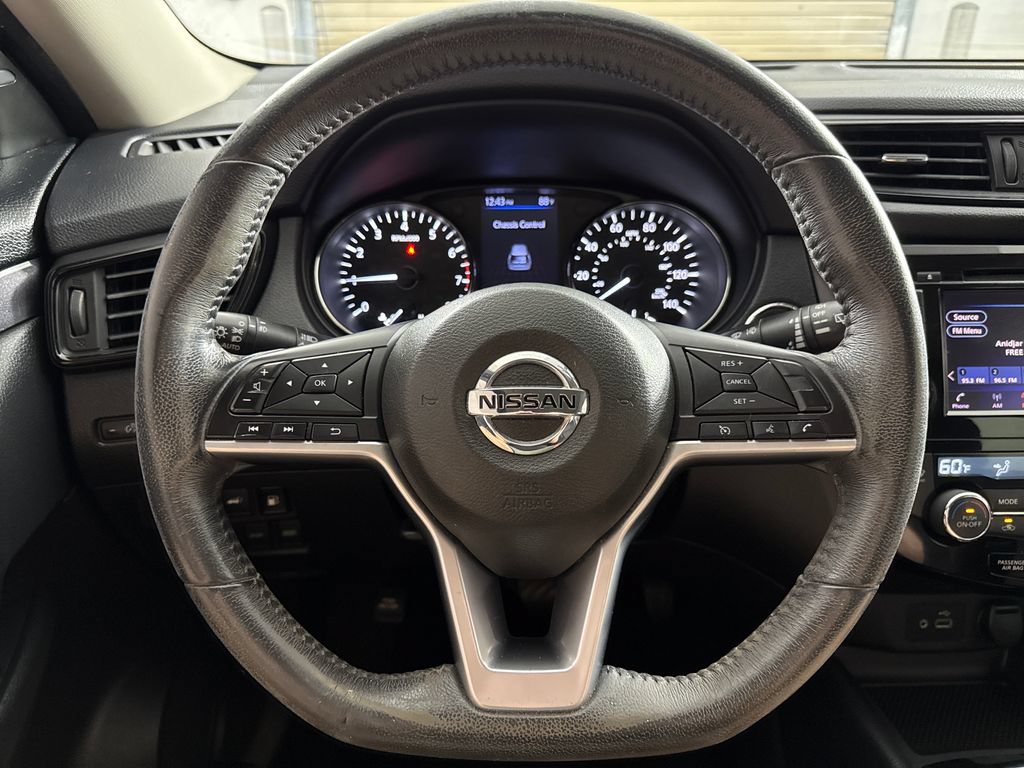 Used 2018 Nissan Rogue SV FWD image 14