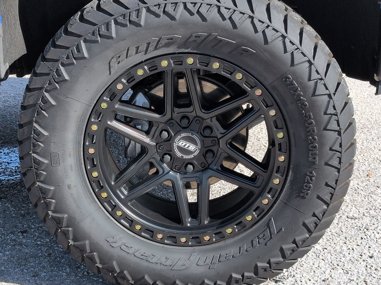 Used 2025 Chevrolet Silverado 1500 LT AWD/4WD image 11