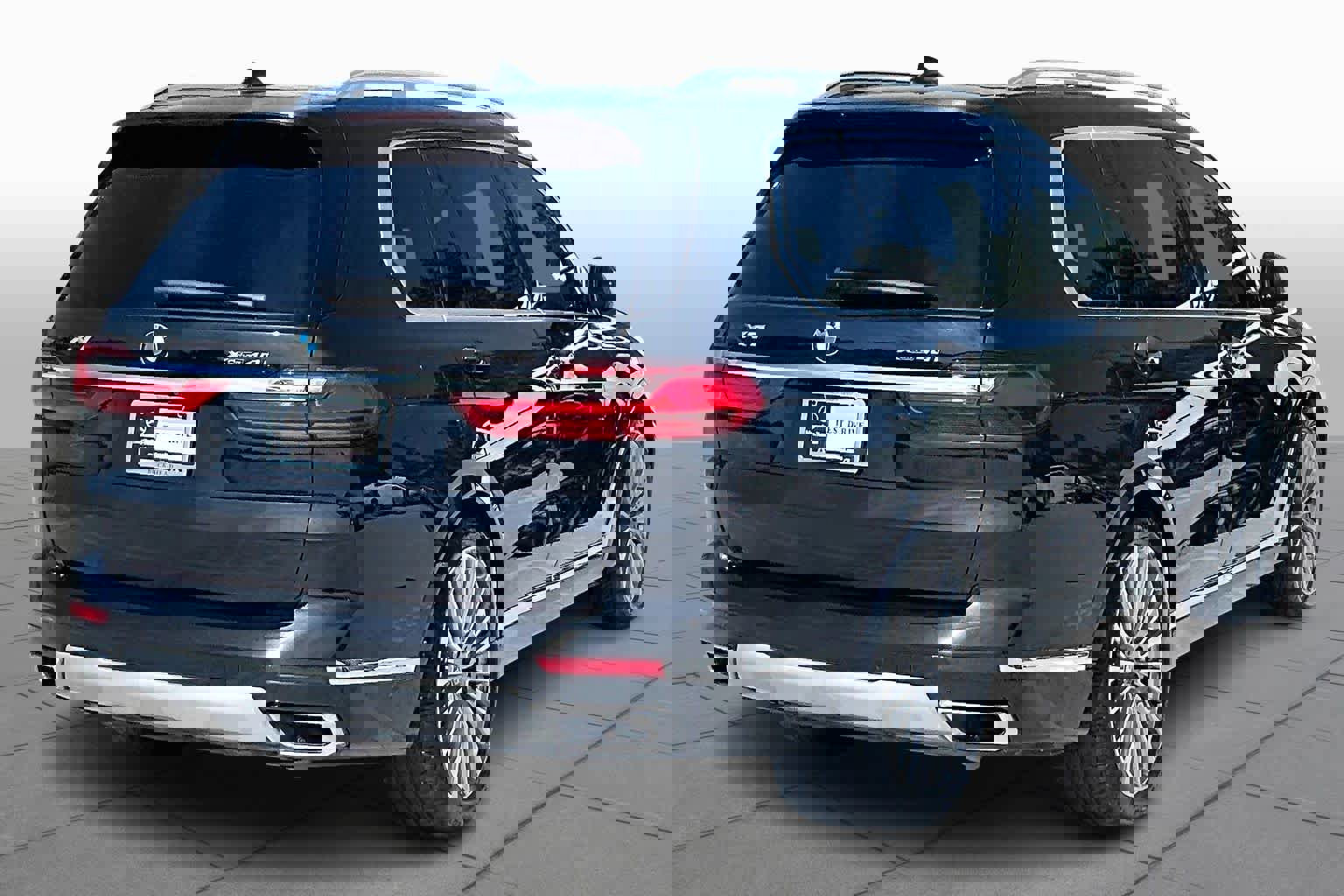 Used 2022 BMW X7 xDrive40i w/ Premium Package AWD/4WD image 13