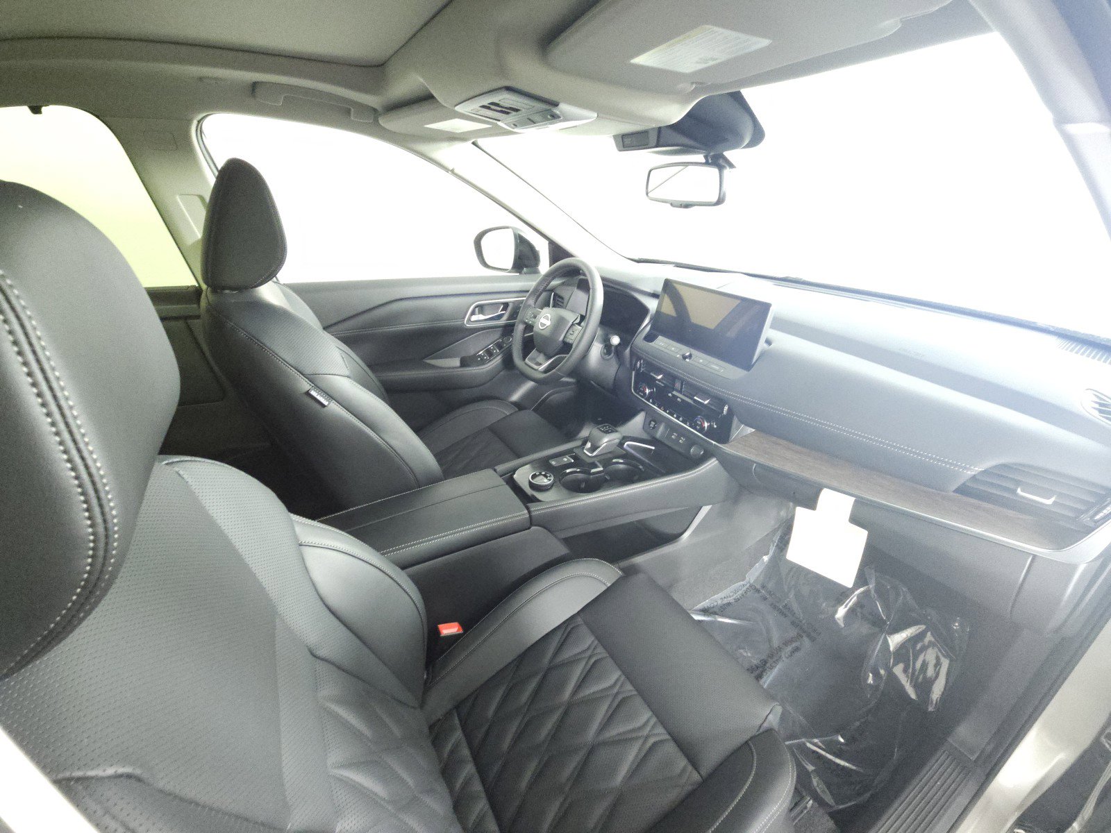 New 2026 Nissan Rogue Platinum image 14