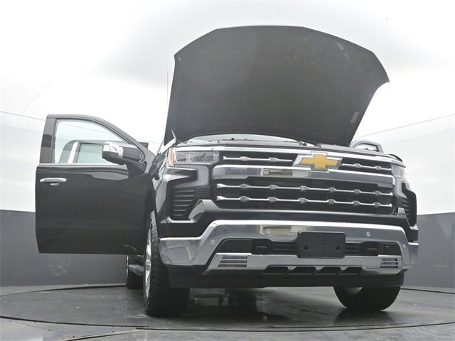 Used 2025 Chevrolet Silverado 1500 LTZ w/ LTZ Premium Package image 58