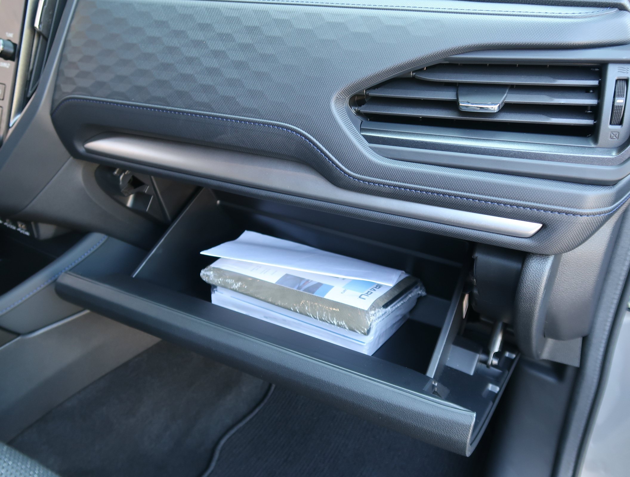Used 2026 Subaru Forester Premium AWD/4WD image 40