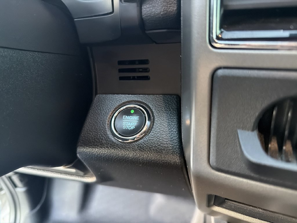 Used 2019 Ford Expedition XLT w/ Equipment Group 202A AWD/4WD image 15