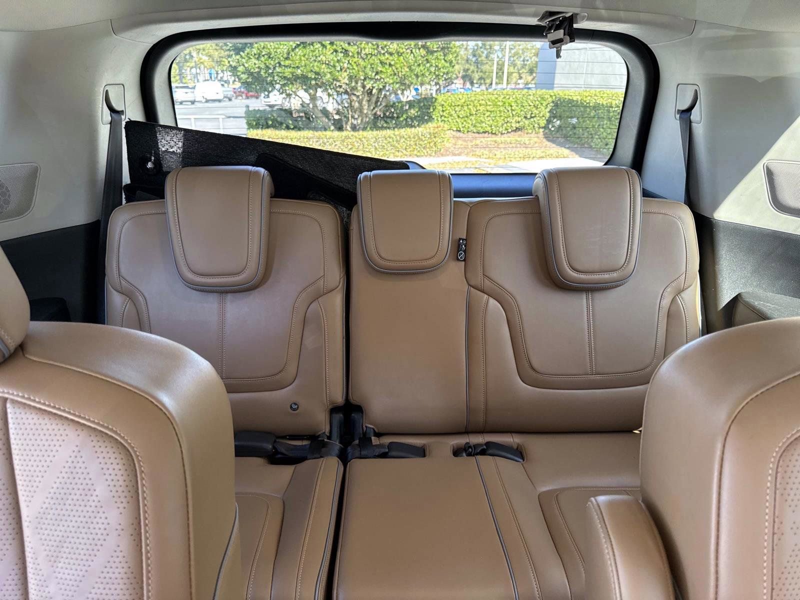 Used 2025 INFINITI QX80 Sensory image 18