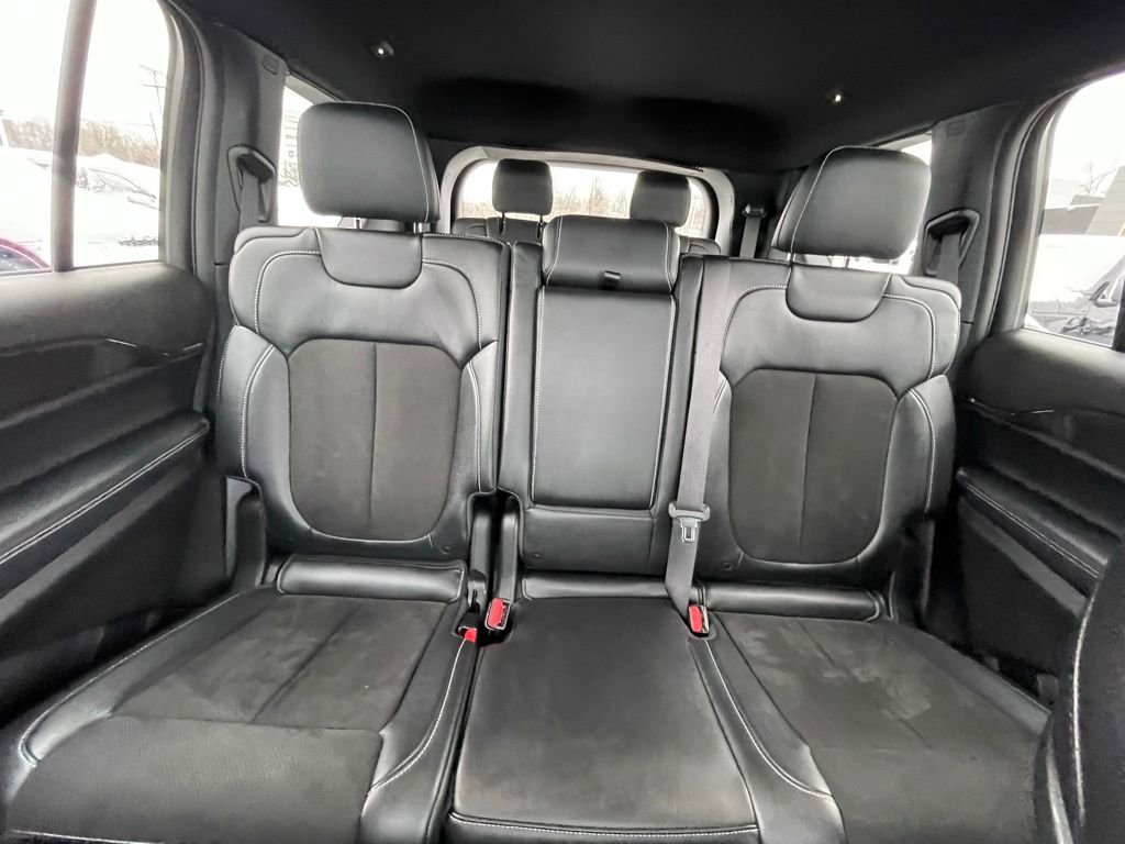 Used 2023 Jeep Grand Cherokee L Laredo image 16