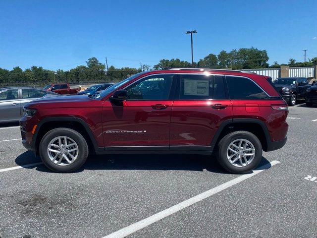 New 2025 Jeep Grand Cherokee Laredo X w/ Luxury Tech Group I AWD/4WD image 4