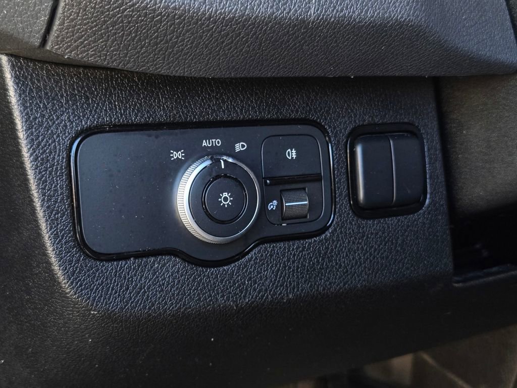 Used 2023 Mercedes-Benz Sprinter 144 Cargo image 16