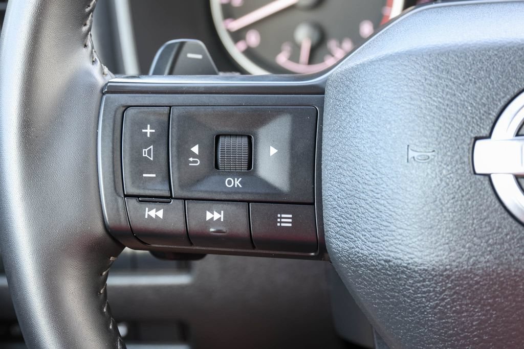 Used 2025 Nissan Rogue SV AWD/4WD image 21