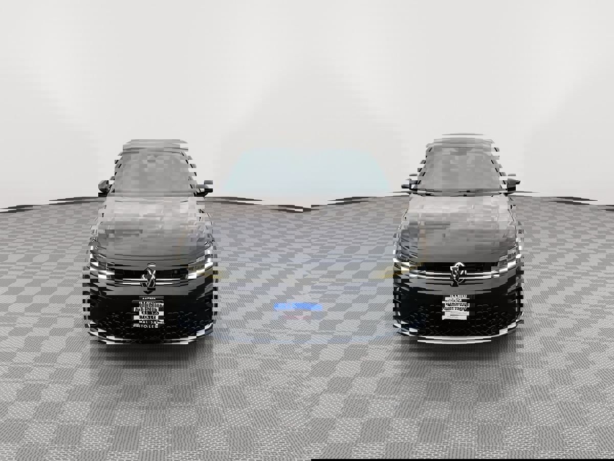 Used 2025 Volkswagen Jetta SE image 2