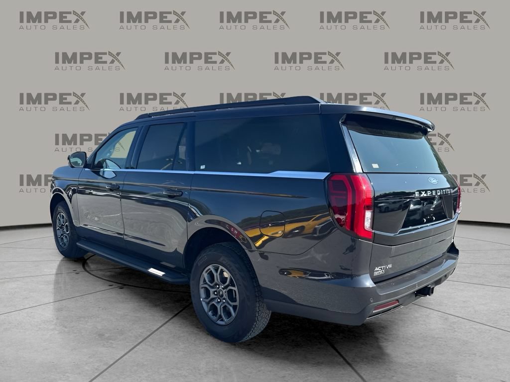 Used 2025 Ford Expedition Max Active RWD image 3
