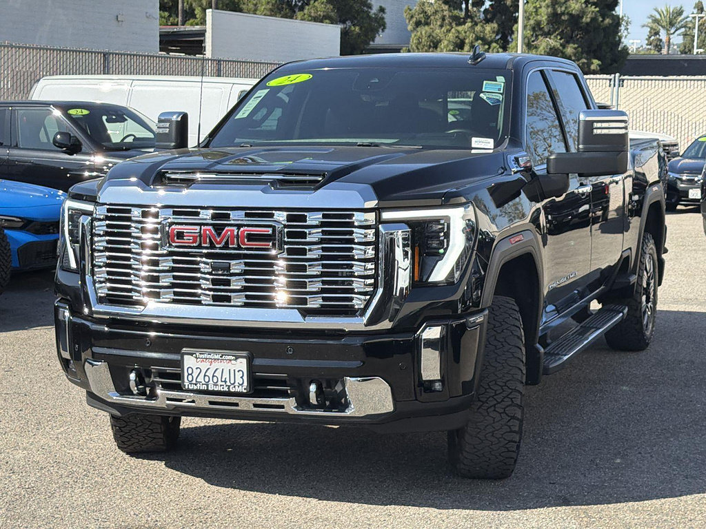 Used 2024 GMC Sierra 2500 Denali w/ Denali Reserve Package AWD/4WD image 3