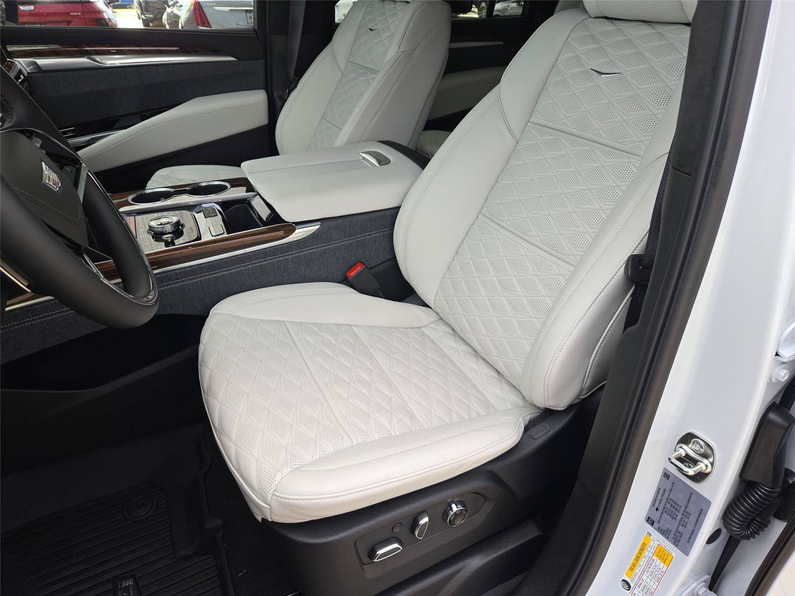 New 2026 Cadillac Escalade ESV Platinum Sport w/ LPO, Floor Liner Package AWD/4WD image 11