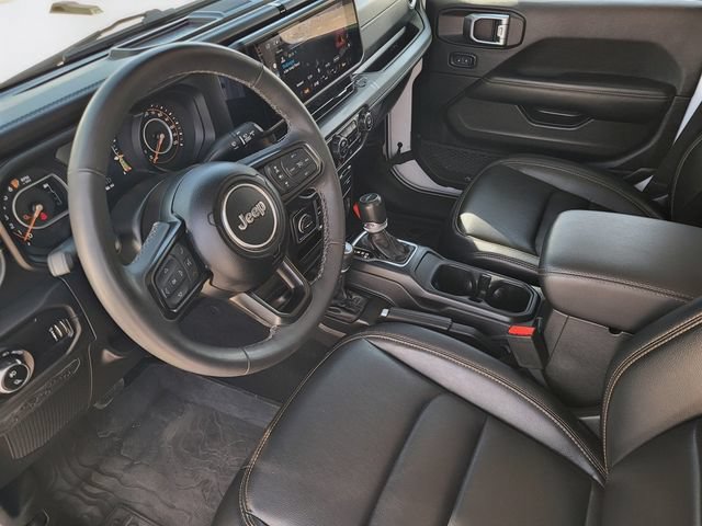 Used 2025 Jeep Gladiator Sport AWD/4WD image 17