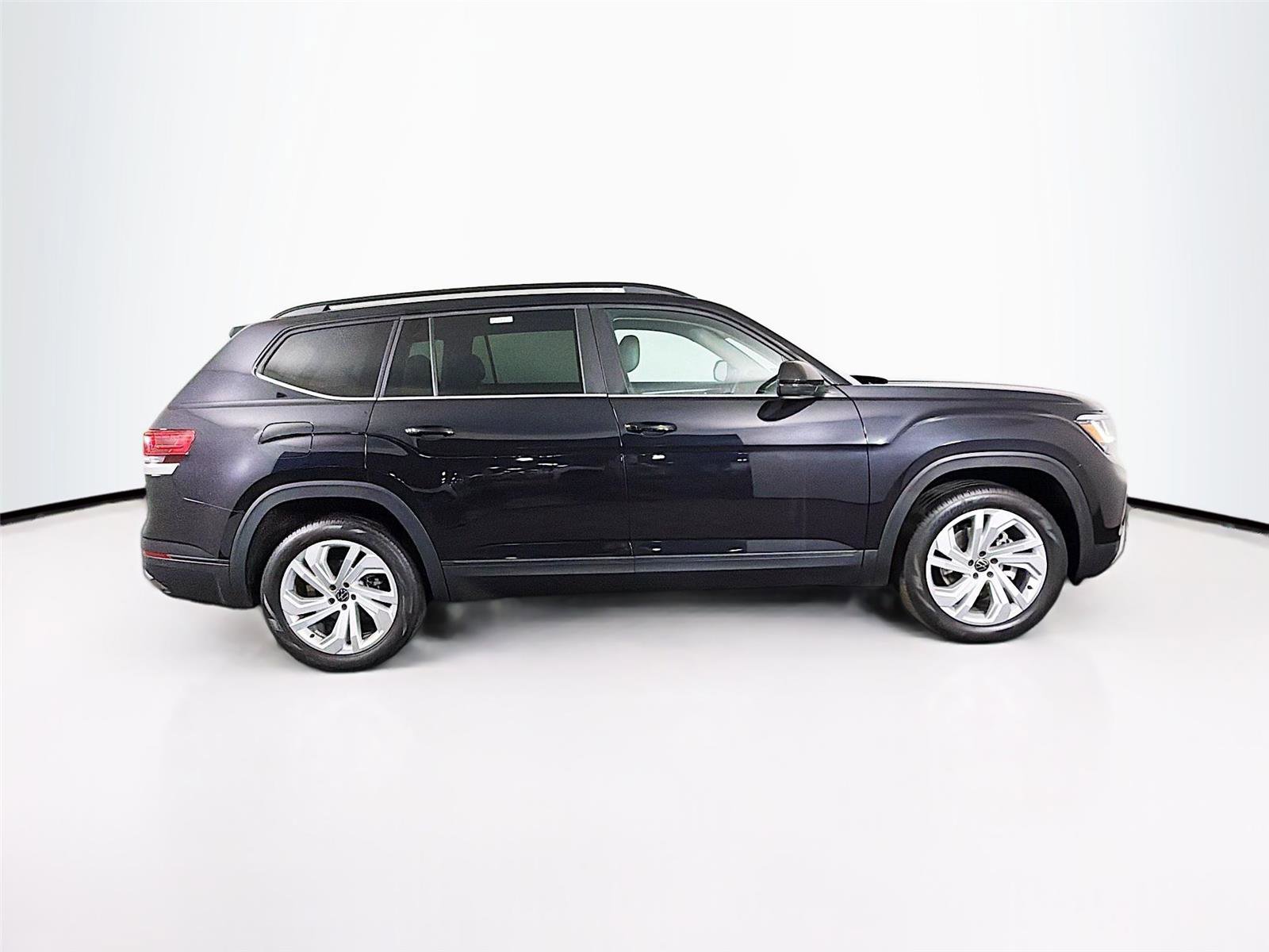 Used 2023 Volkswagen Atlas SE w/ Panoramic Sunroof Package AWD/4WD image 8