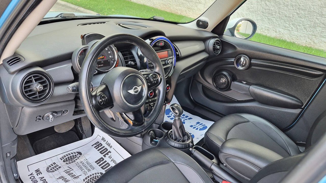Used 2015 MINI Cooper 4-Door Hardtop FWD image 22