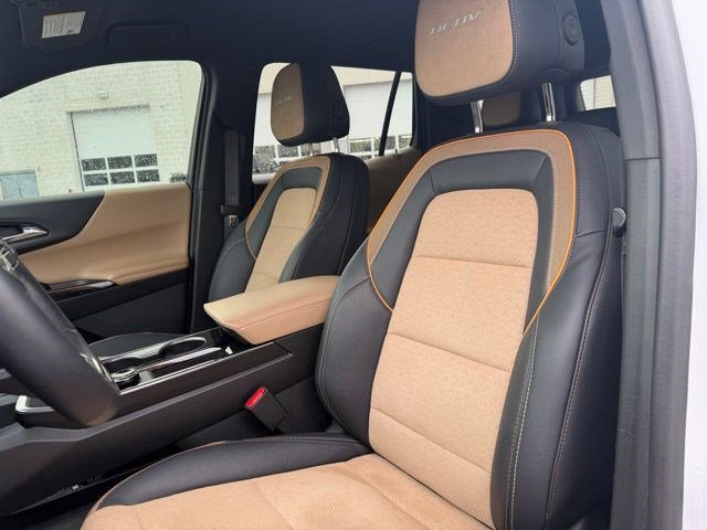 Used 2025 Chevrolet Equinox ACTIV image 13