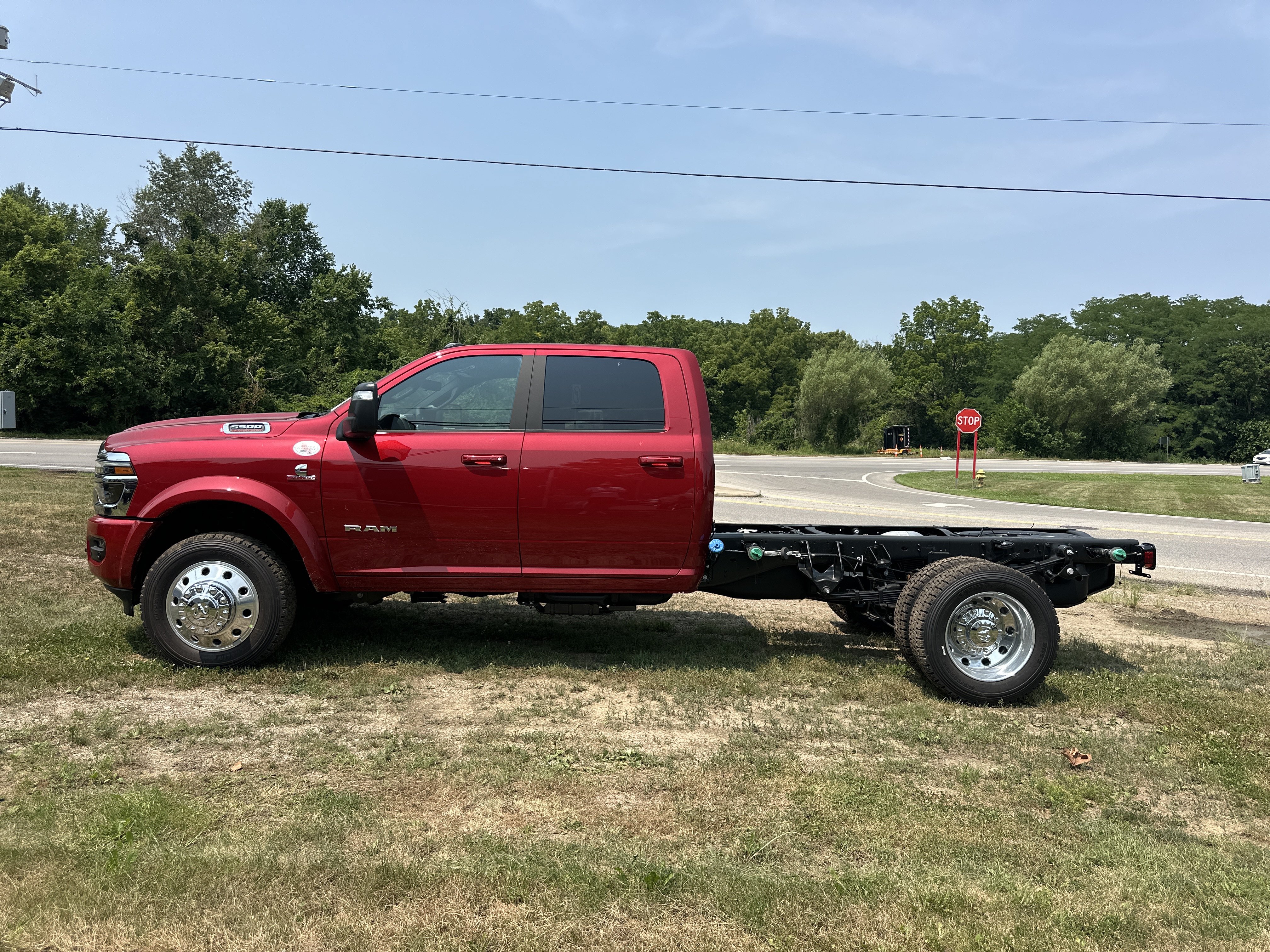New 2026 RAM 5500 4x4 Crew Cab w/ Laramie Trim Package image 25