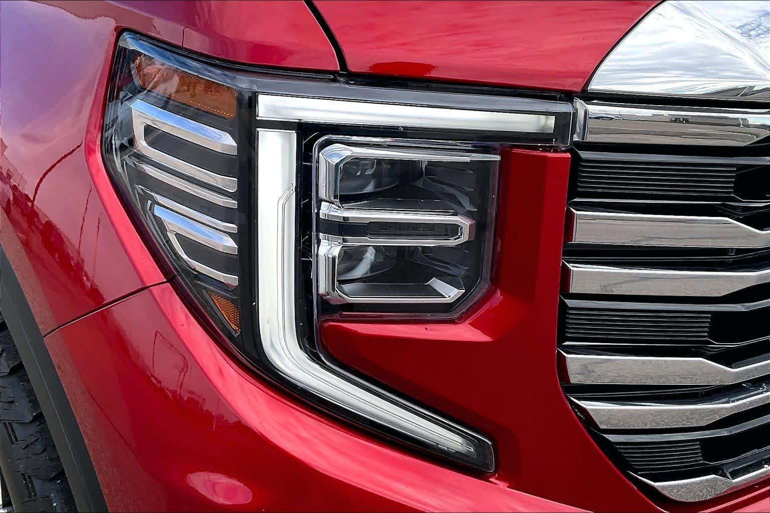 Used 2023 GMC Sierra 1500 SLT AWD/4WD image 27