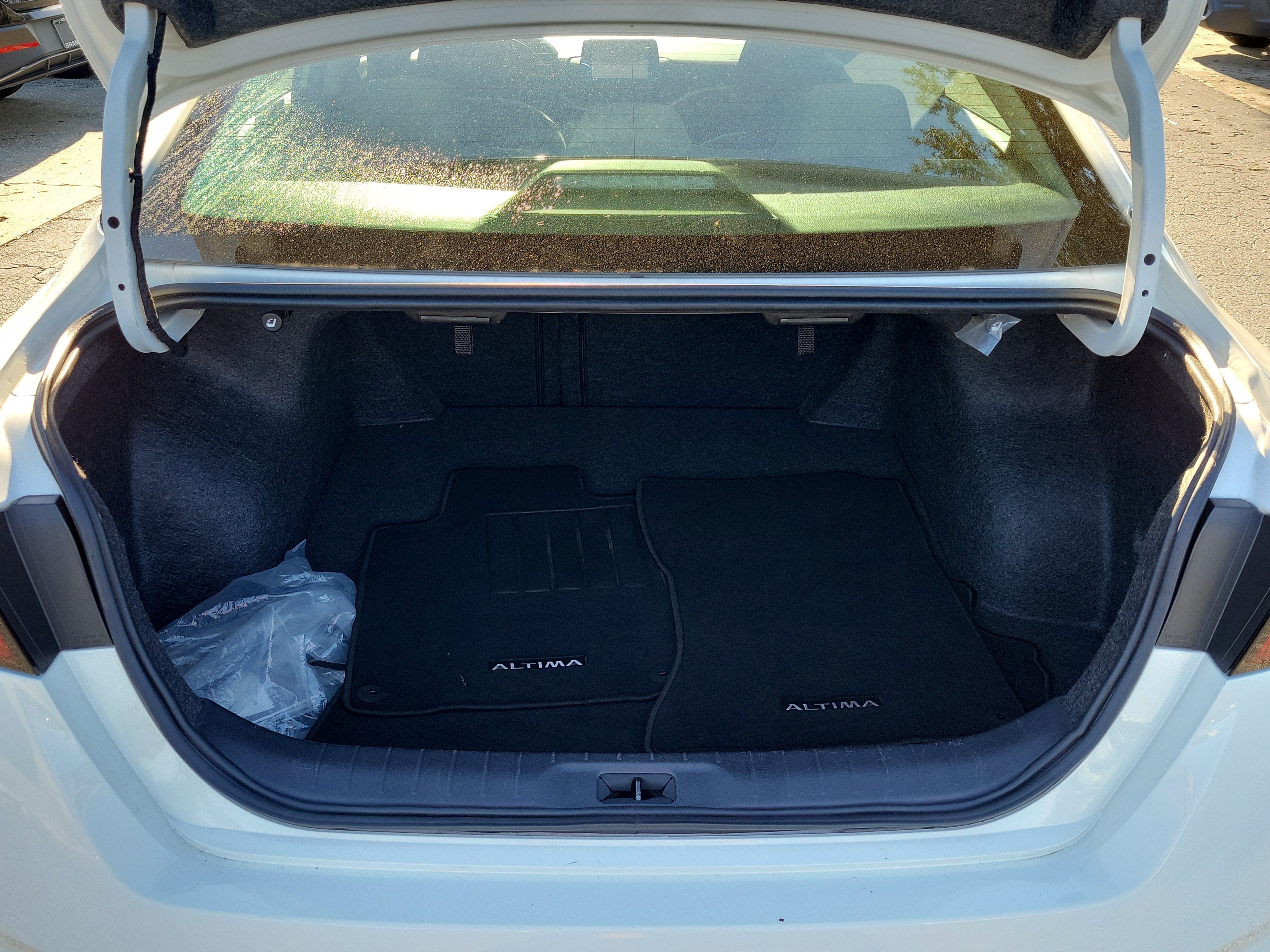 Certified 2025 Nissan Altima 2.5 S FWD image 9