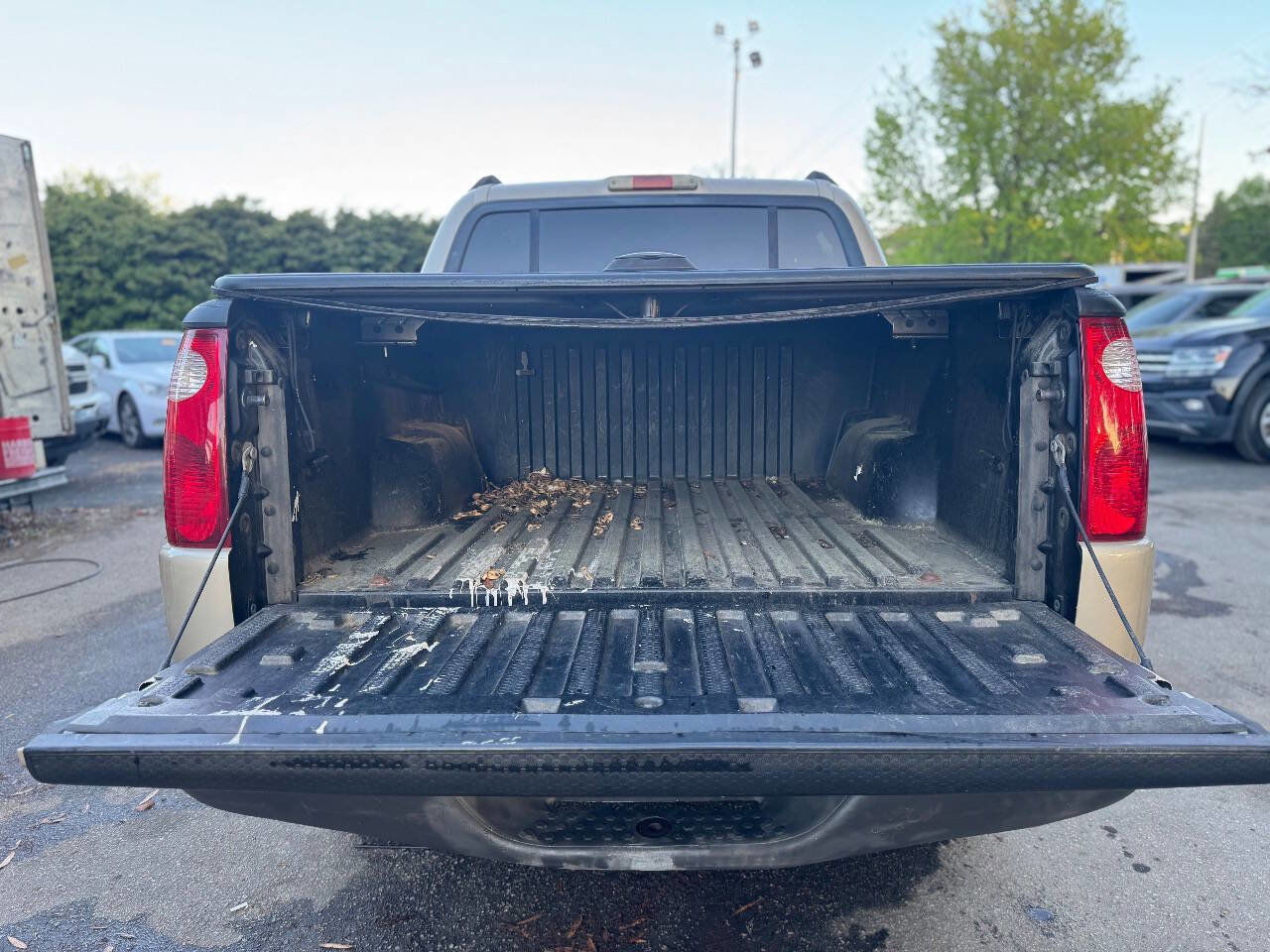 Used 2005 Ford Explorer Sport Trac XLT AWD/4WD image 7