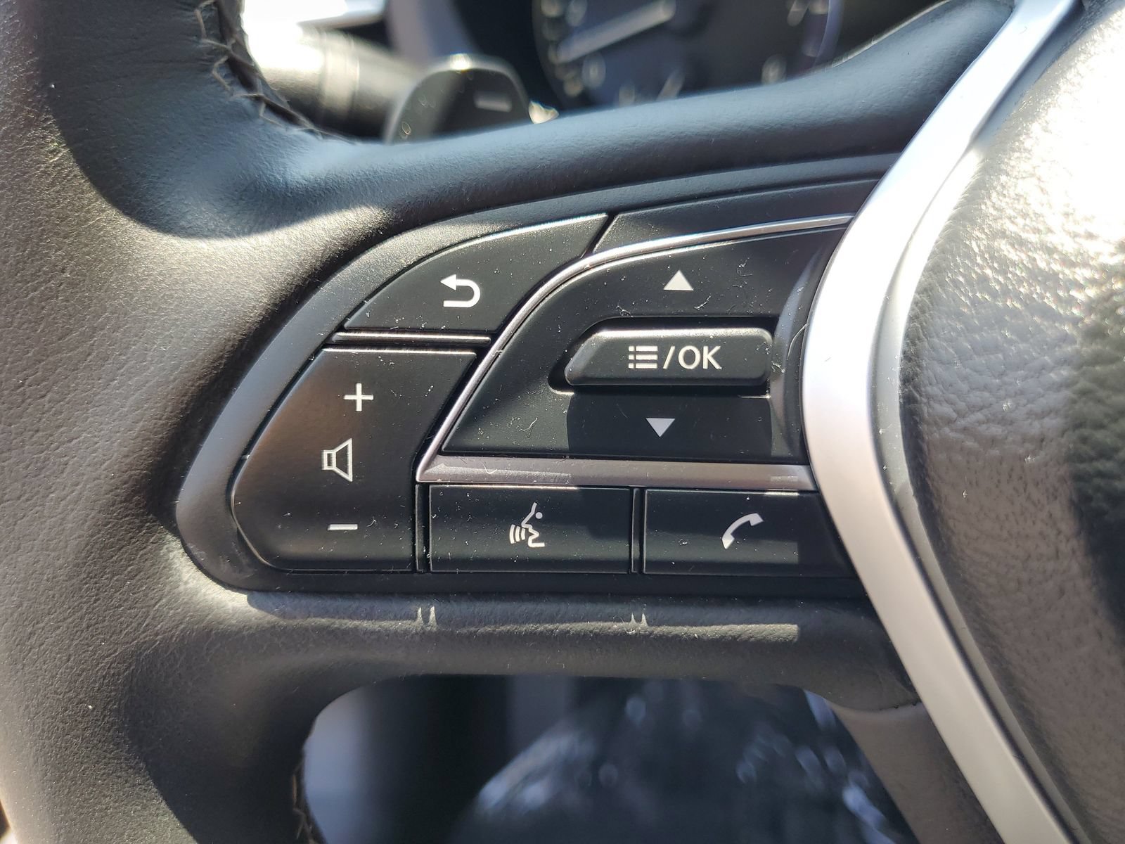 Used 2023 INFINITI QX50 Luxe FWD image 24