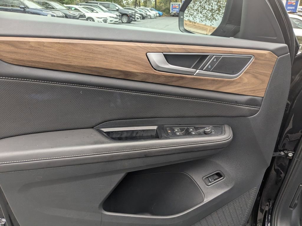 Used 2025 Volkswagen Atlas SE image 11